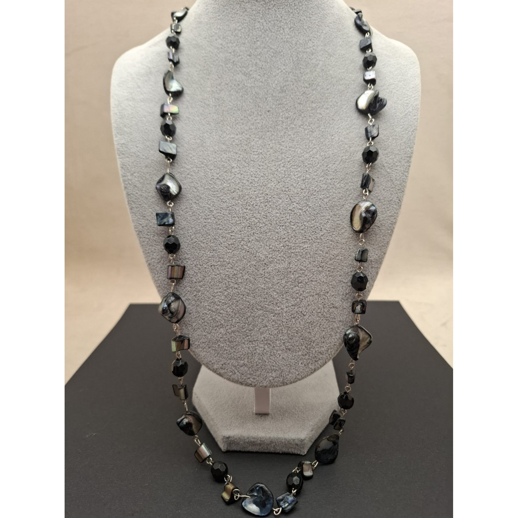 Kaklarota  ( perlamutrs )