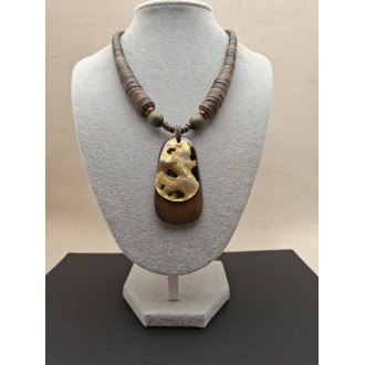 Kaklarota ( koks/perlamutrs )