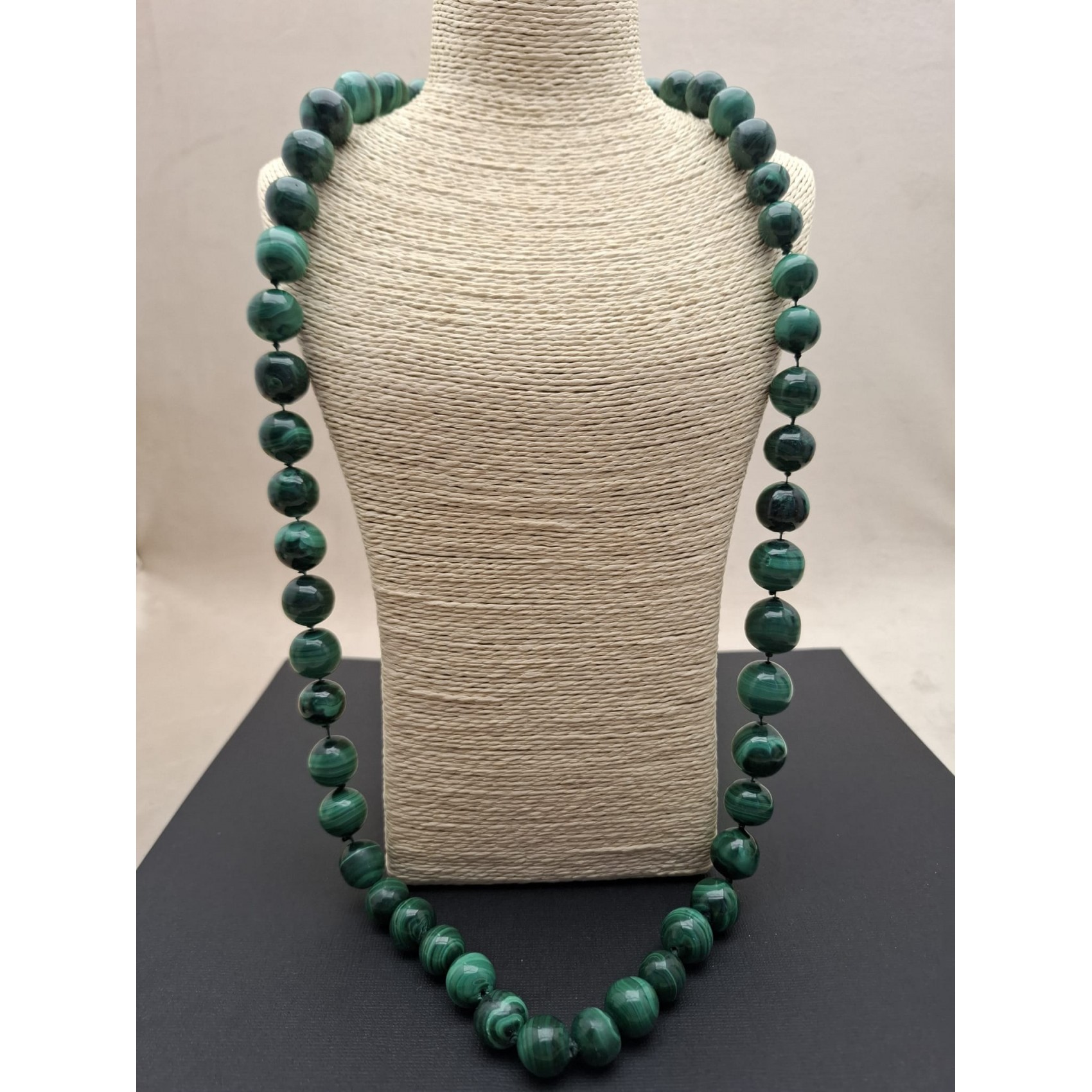 Vintage kaklarota ( dabīgais akmens )