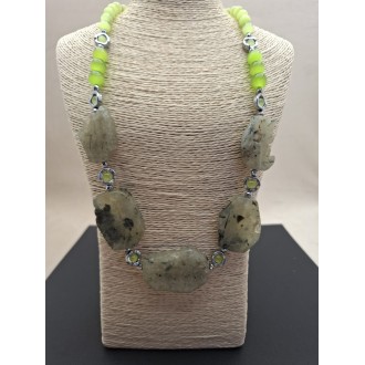 Kaklarota ( dabīgie akmeņi )