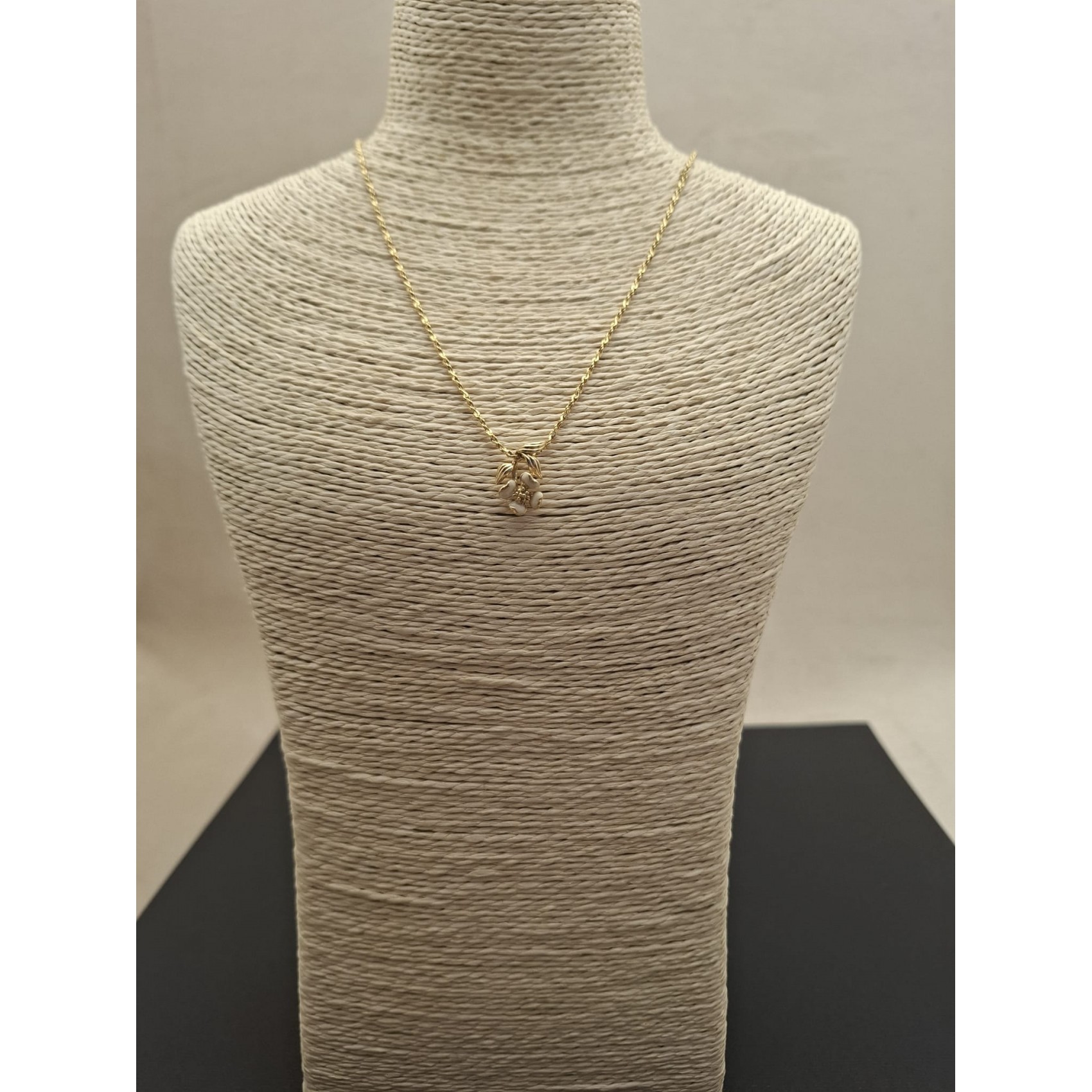 Vintage kaklarota AVON