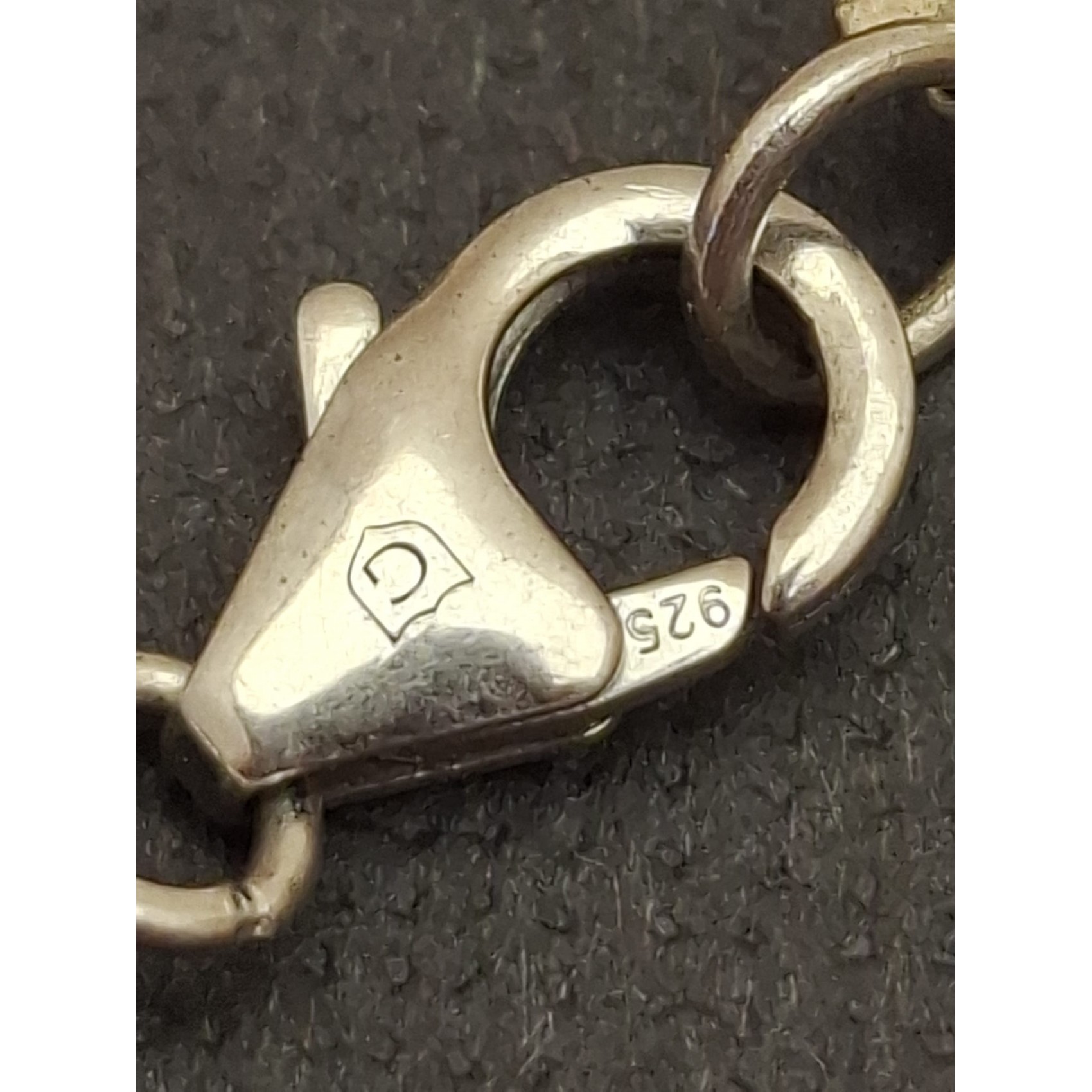 Kaklarota ( dabīgie akmeņi )