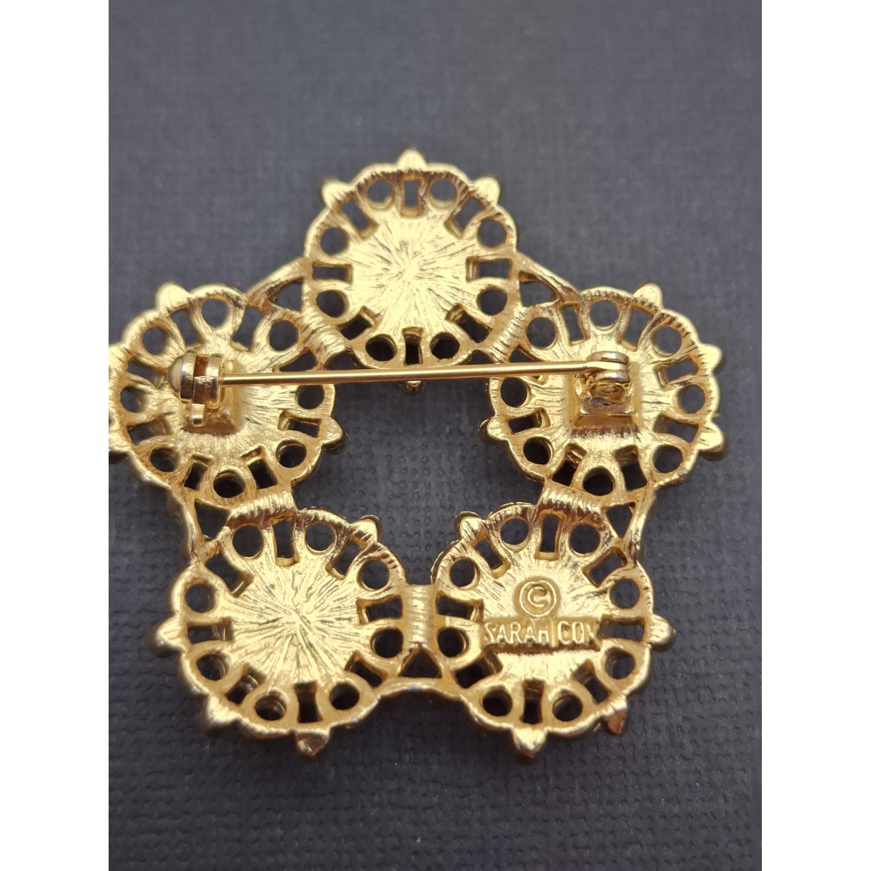 Vintage broša SARAH COVENTRI