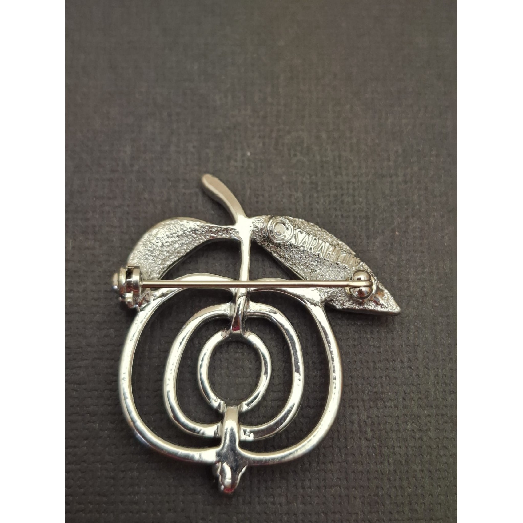 Vintage broša SARAH COVENTRI