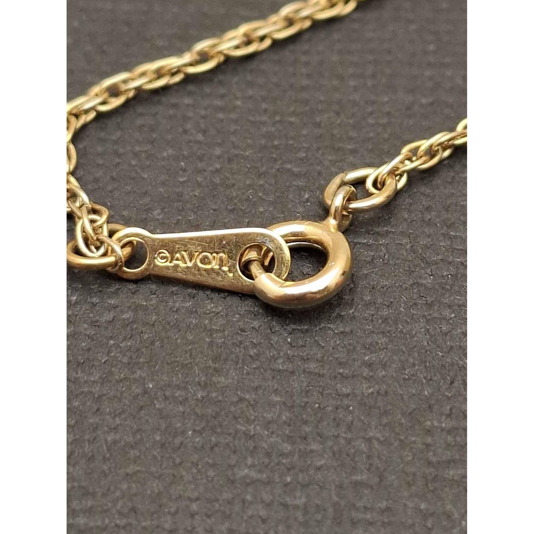 Vintage kaklarota AVON