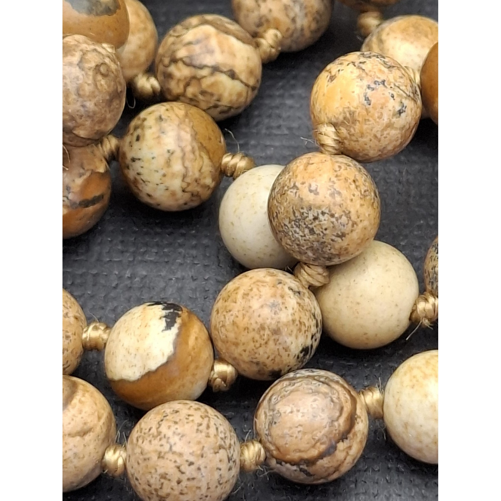 Kaklarota ( dabīgie akmeņi )