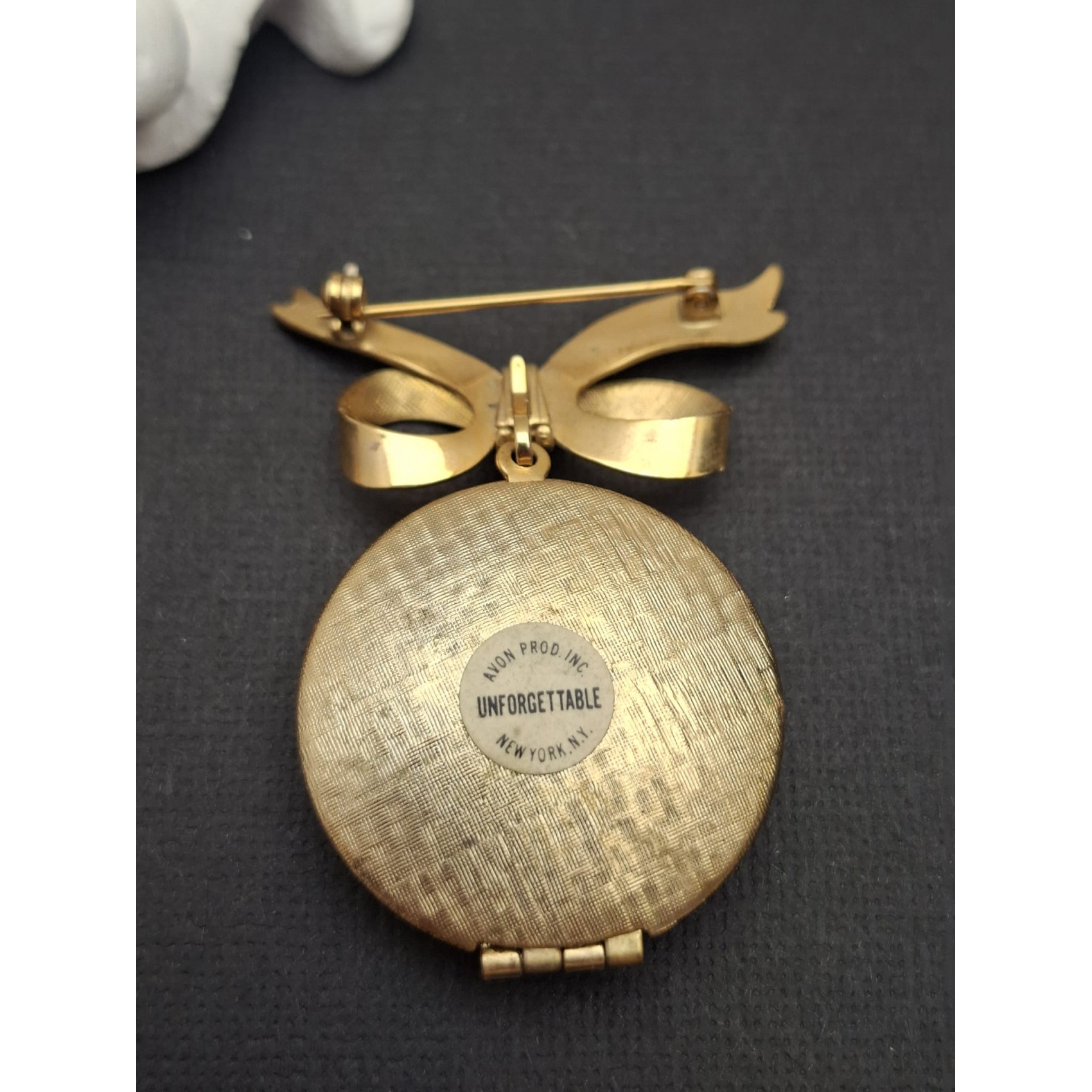 Vintage broša  AVON