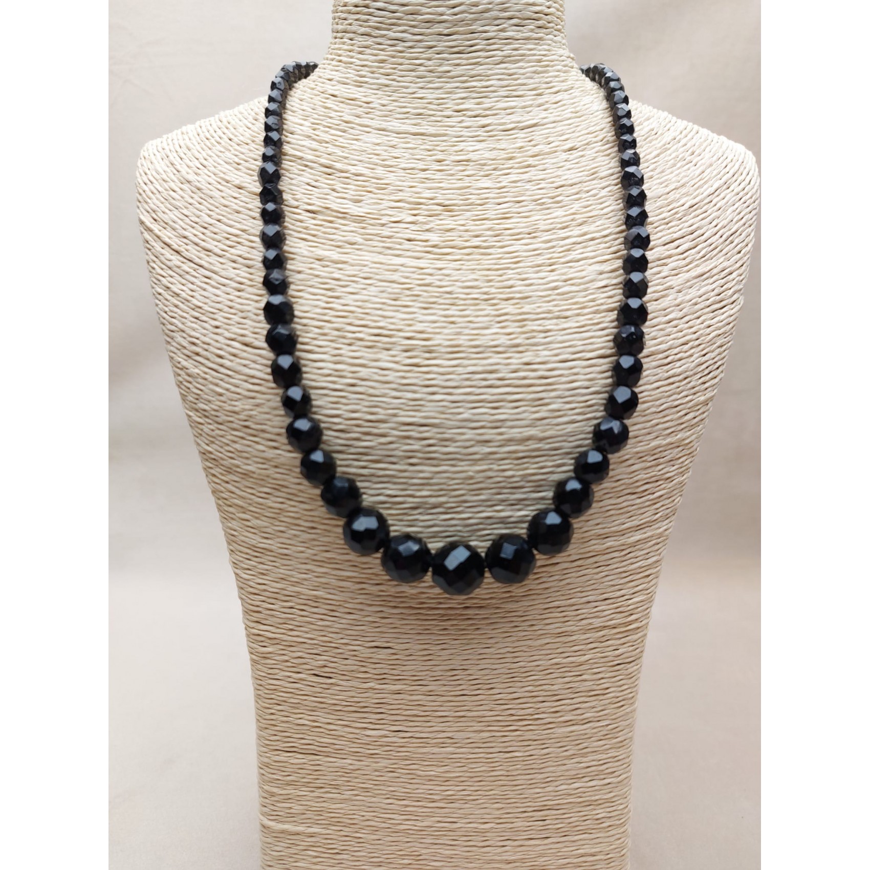 Kaklarota ( kristāli )