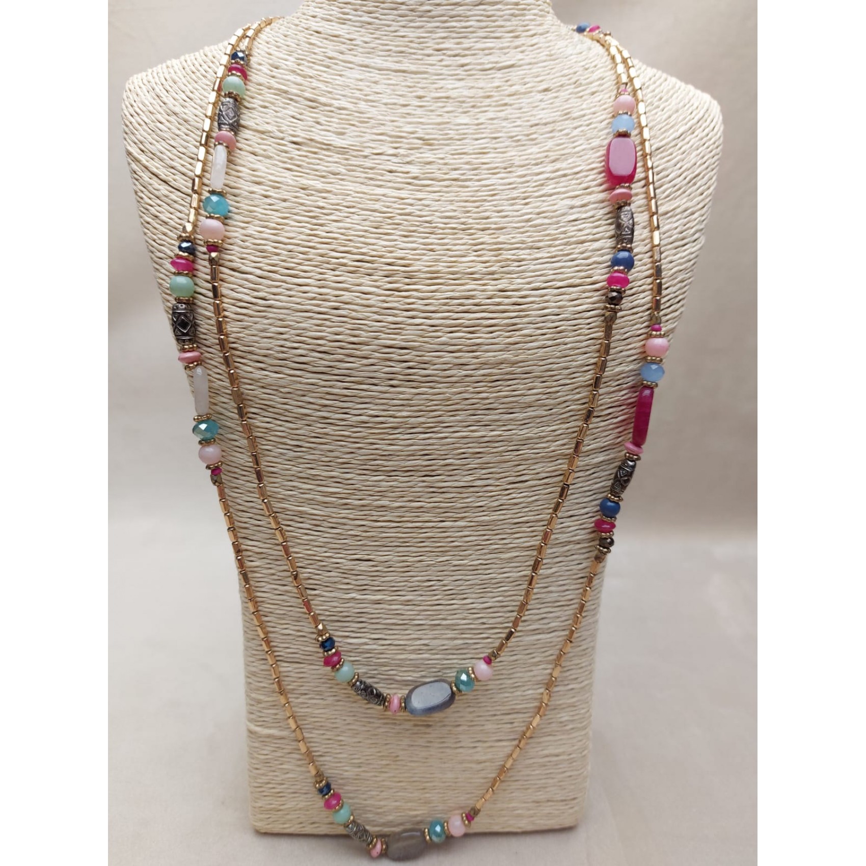 Kaklarota ( dabīgie akmeņi )