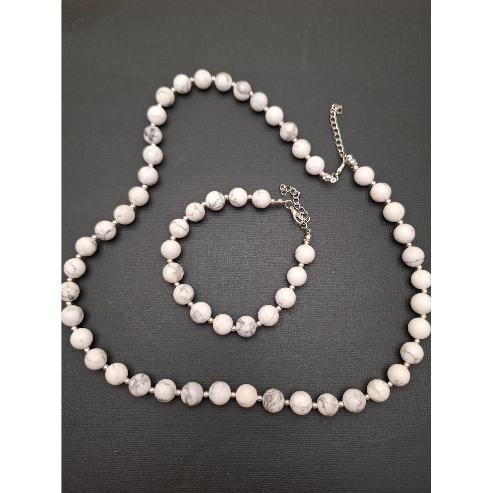 Kaklarota ( dabīgie akmeņi )