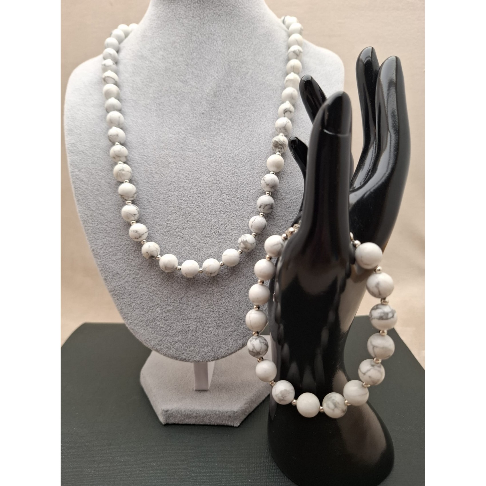 Kaklarota ( dabīgie akmeņi )