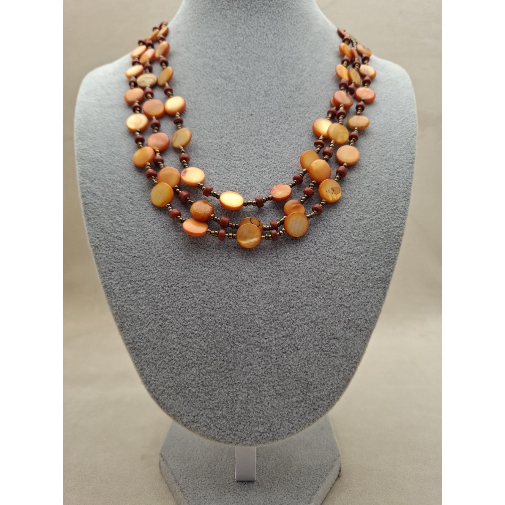 Kaklarota  ( perlamutrs )