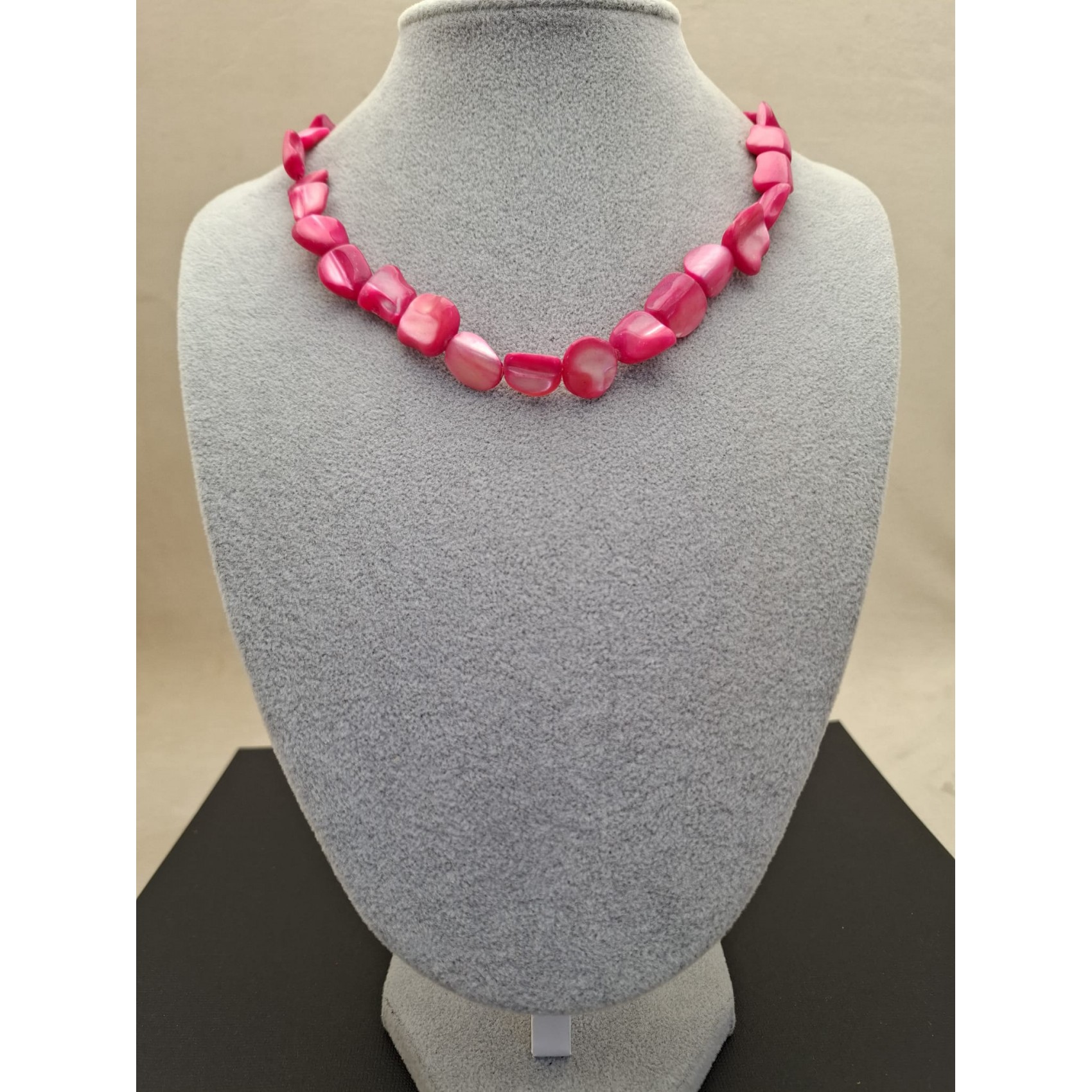 Kaklarota  ( perlamutrs )