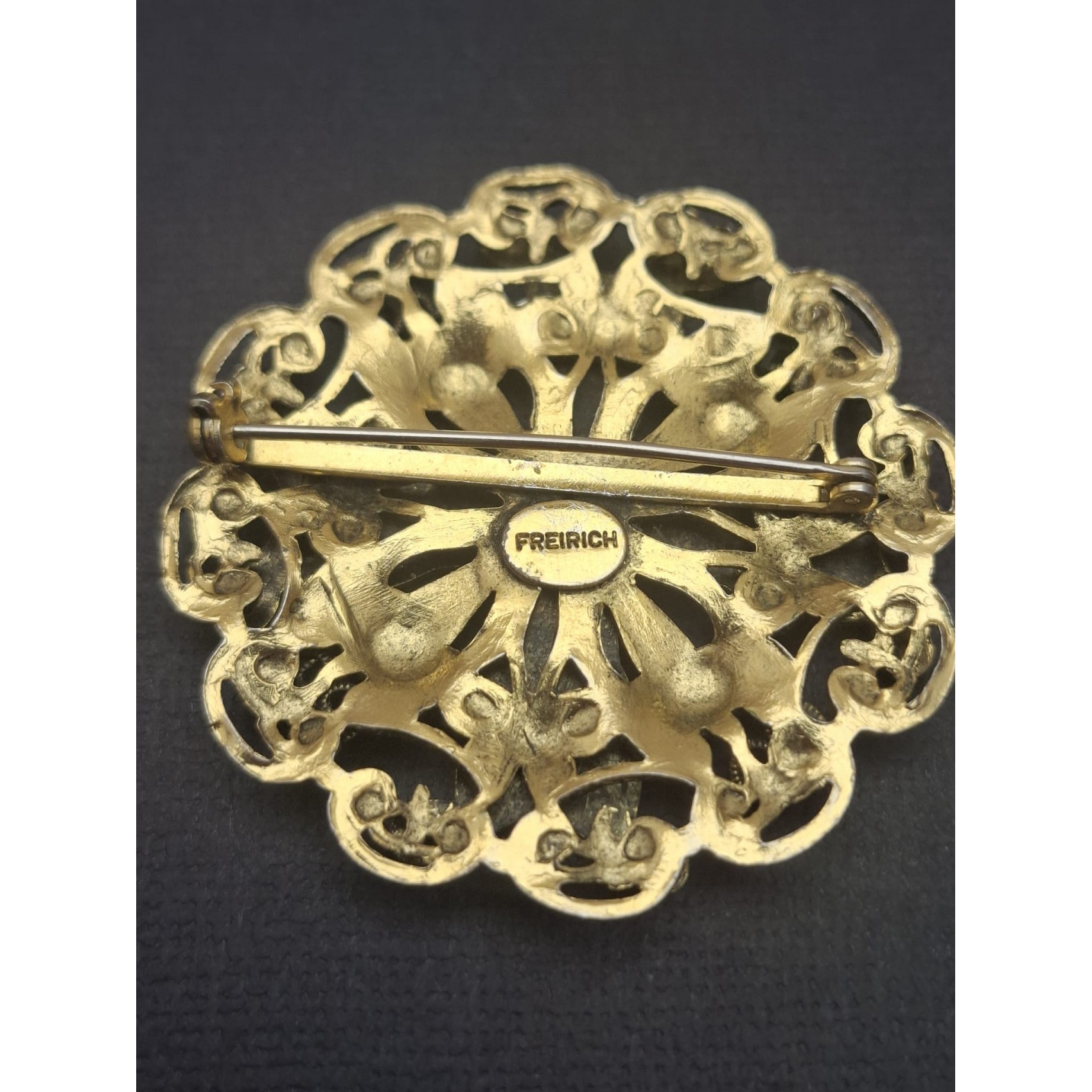 Vintage broša FREIRICH