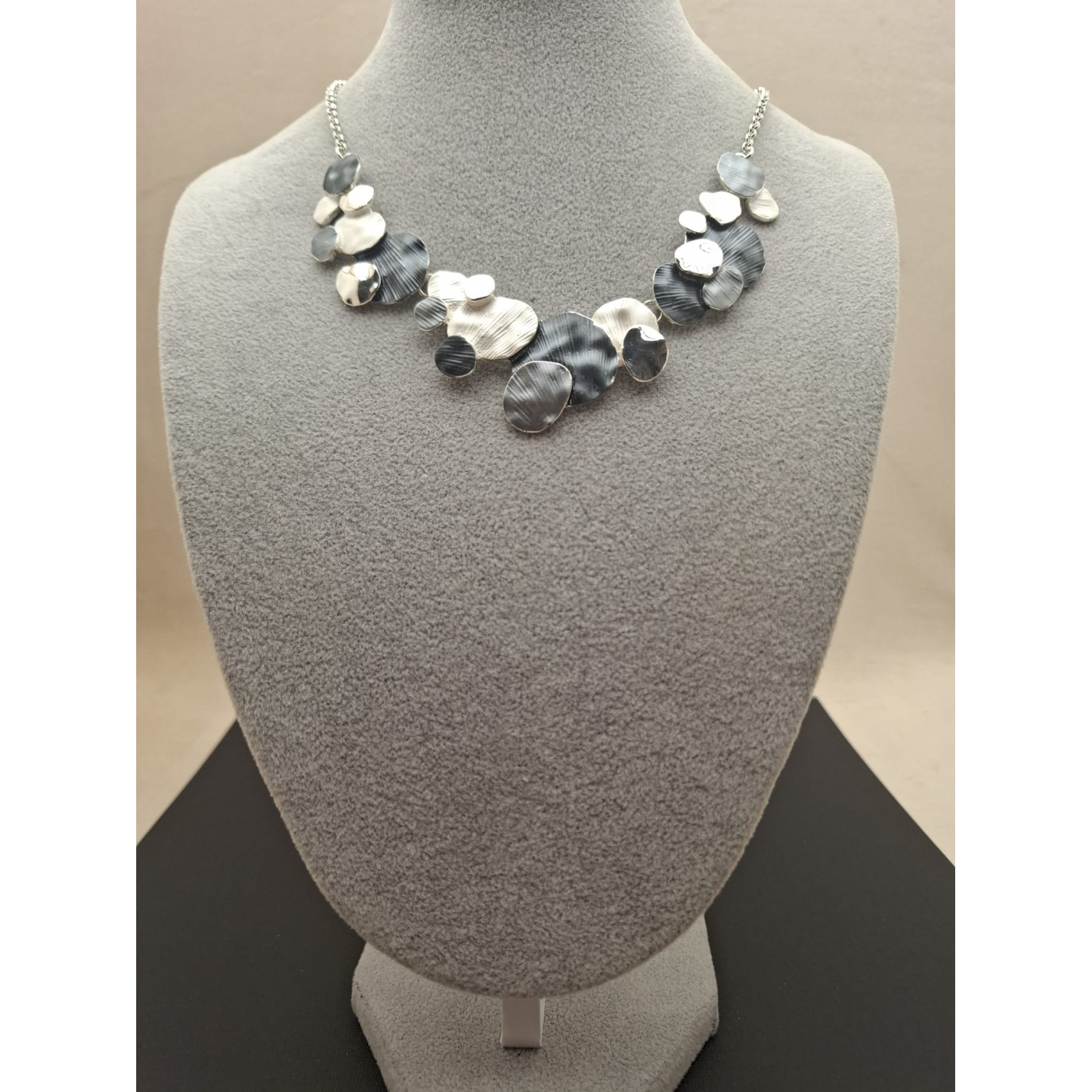 Kaklarota  ( emalja )