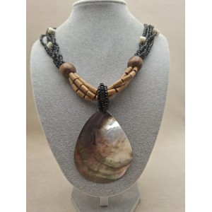 Kaklarota  ( perlamutrs )