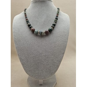 Kaklarota ( dabīgie akmeņi )