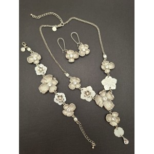 Kaklarota  ( perlamutrs )