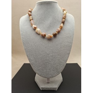 Kaklarota ( dabīgie akmeņi )