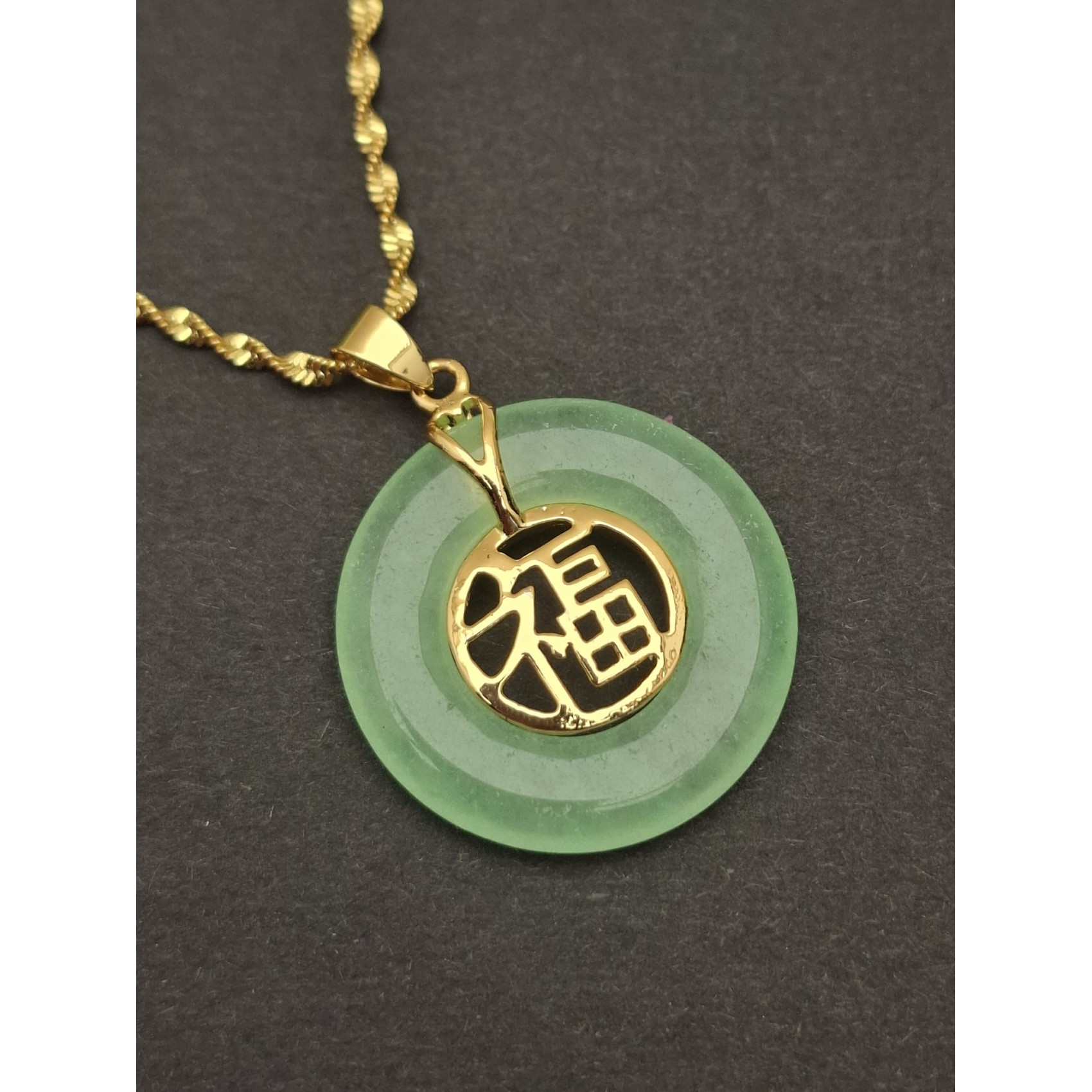 Kaklarota ( dabīgie akmeņi )