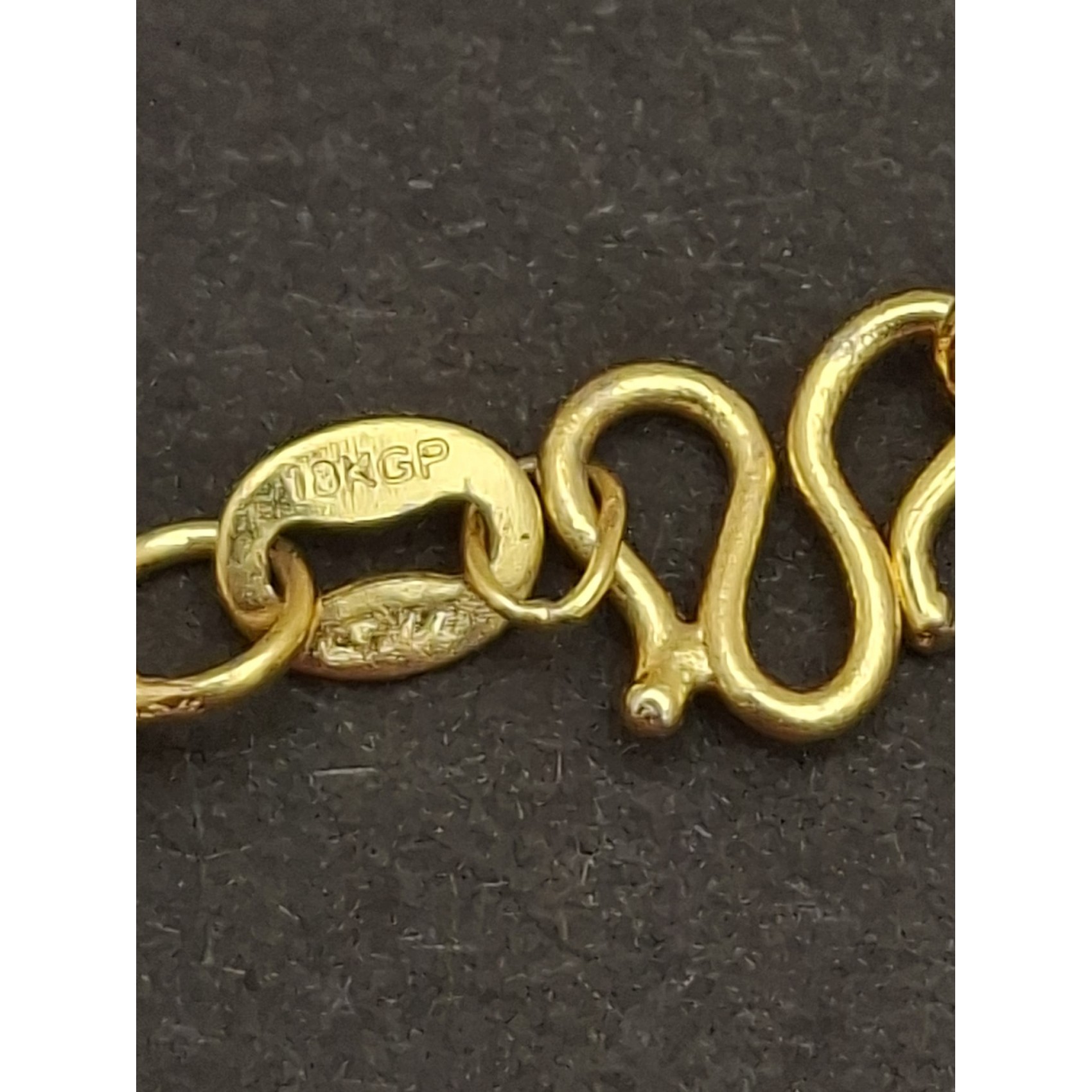 Kaklarota ( dabīgie akmeņi )