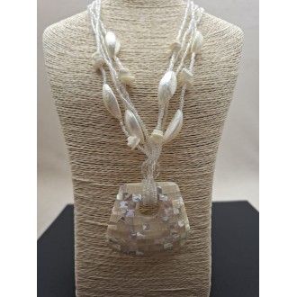 Kaklarota  ( perlamutrs )