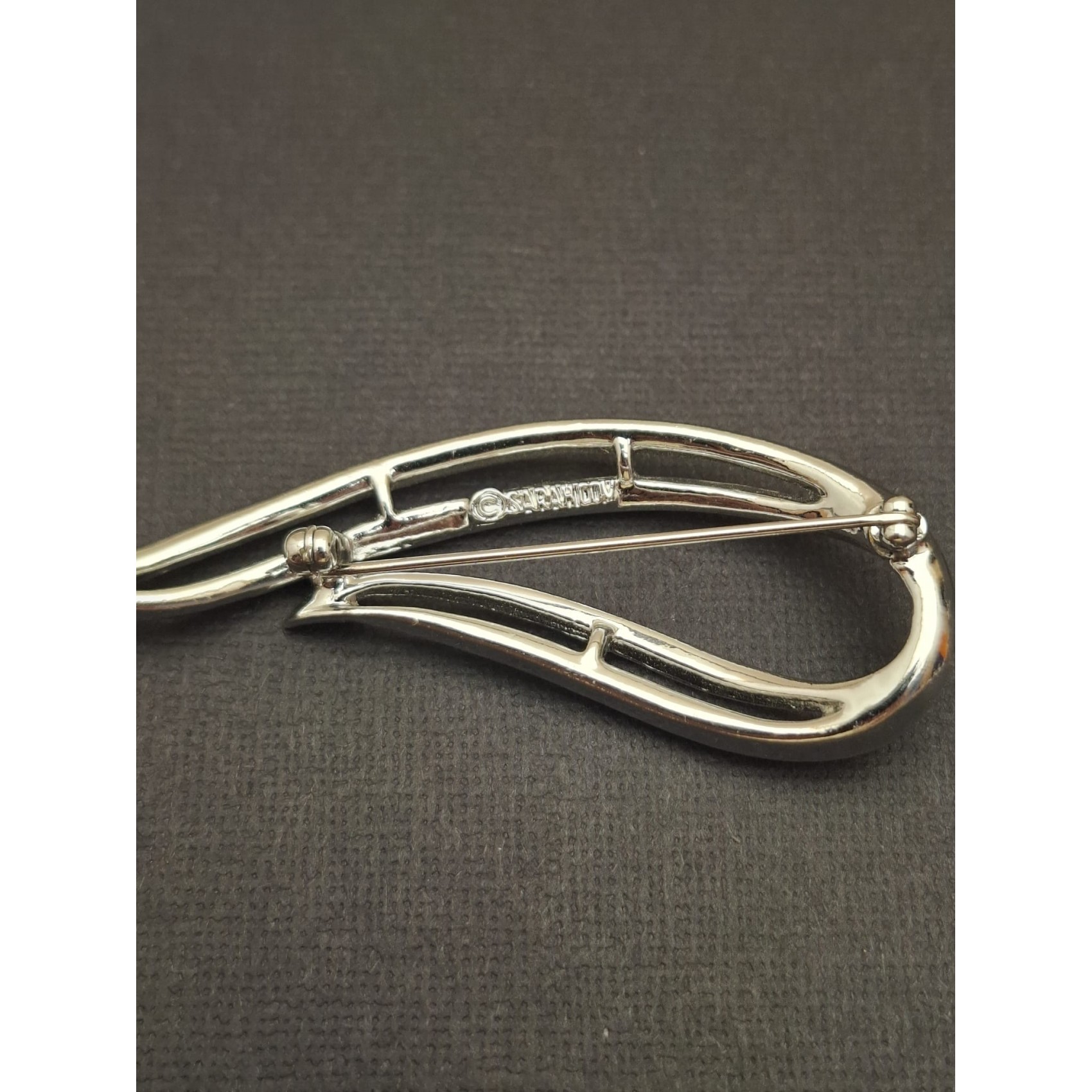 Vintage broša SARAH COVENTRI 7*2.5 см